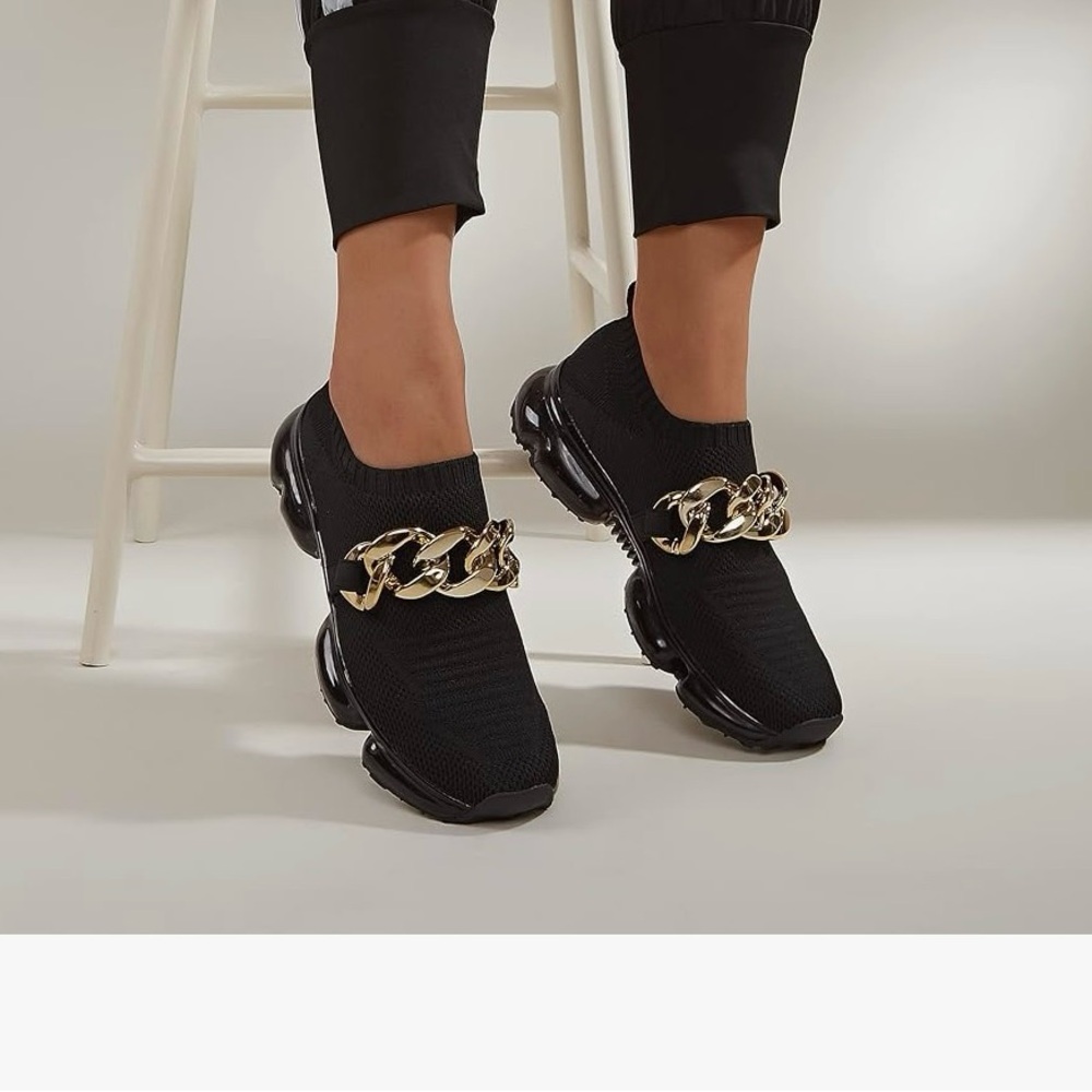 Chic sneakers! - Picture 2 of 9